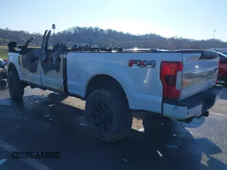 2017 Ford F-250 Lariat z VIN 1FT7W2BT6HEB17693, wystawiony jako IAAI lot #41020067 z przebiegiem Nie podano mil oraz . Historia ofert i sprzedaży dostępna na DreamBid. Obrazek 3.