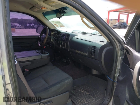 2012 Chevrolet Silverado 1500 LT with VIN 1GCPKSE7XCF183046, listed as a IAAI auction lot 41940526 with 261,566 mi miles and . Bid and sale history available at DreamBid. Image 5.