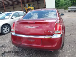 2014 Chrysler 300 C z VIN 2C3CCAEG3EH379888, wystawiony jako IAAI lot #42508878 z przebiegiem 256 320 mil mil oraz . Historia ofert i sprzedaży dostępna na DreamBid. Obrazek 15.