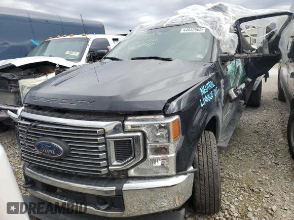 2022 Ford F-350 XL with VIN 1FT8W3DT1NEG22706, listed as a Copart auction lot 44032965 with 352,453 mi miles and Non Repairable. Bid and sale history available at DreamBid. Image 5.