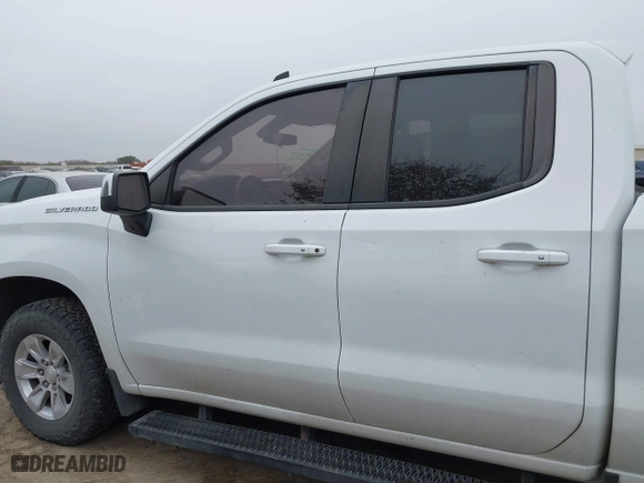 2019 Chevrolet Silverado 1500 LT with VIN 1GCRYDED7KZ349058, listed as a IAAI auction lot 41568500 with 115,928 mi miles. Bid and sale history available at carsss.com. Image 14.