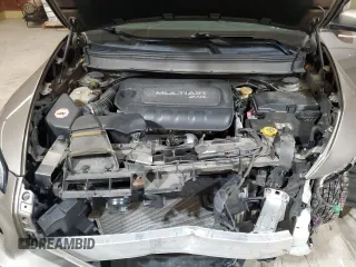 2016 Jeep Cherokee Latitude z VIN 1C4PJMCB4GW270663, wystawiony jako Copart lot #62411505 z przebiegiem 109 787 mil mil oraz Szkoda całkowita • Salvage title. Historia ofert i sprzedaży dostępna na DreamBid. Obrazek 12.