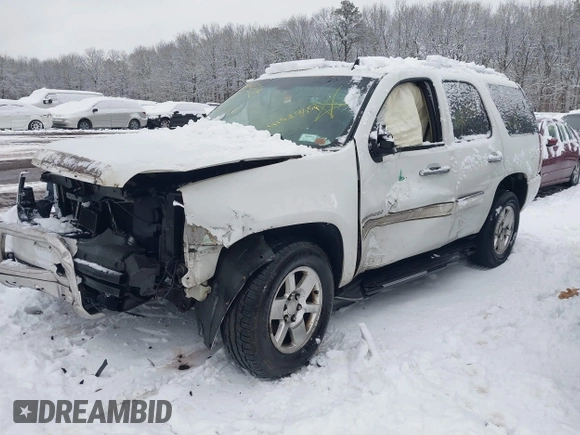 2008 GMC Yukon Denali z VIN 1GKFK63898J201334, wystawiony jako IAAI lot #41528354 z przebiegiem Nie podano mil oraz . Historia ofert i sprzedaży dostępna na DreamBid. Obrazek 16.
