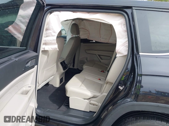 2022 Volkswagen Atlas SE z VIN 1V2HR2CA1NC549008, wystawiony jako IAAI lot #41851901 z przebiegiem 39 892 mil mil oraz . Historia ofert i sprzedaży dostępna na DreamBid. Obrazek 8.