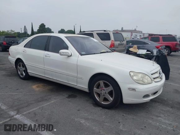 2005 Mercedes-Benz S 430 z VIN WDBNG70JX5A451696, wystawiony jako IAAI lot #42402391 z przebiegiem 174 030 mil mil oraz . Historia ofert i sprzedaży dostępna na DreamBid. Obrazek 1.