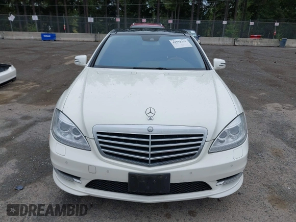 2013 Mercedes-Benz S 550 with VIN WDDNG9EB8DA527614, listed as a IAAI auction lot 42592337 with 71,423 mi miles and . Bid and sale history available at DreamBid. Image 13.