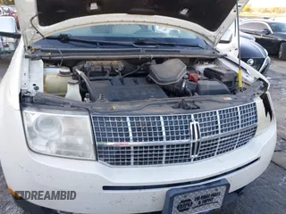 2008 Lincoln MKX with VIN 2LMDU68C48BJ31644, listed as a IAAI auction lot 40903355 with 199,176 mi miles. Bid and sale history available at carsss.com. Image 10.