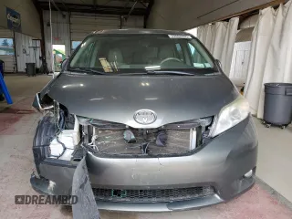 2012 Toyota Sienna XLE AAS с VIN 5TDYK3DCXCS202381, выставлен на аукционе Copart как лот 59002895 с пробегом 272 415 миль миль и Списание • Salvage title. История ставок и продаж доступна на DreamBid. Изображение 5.