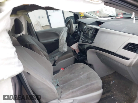 2014 Toyota Sienna L with VIN 5TDZK3DC9ES510214, listed as a IAAI auction lot 41721667 with 1 mi miles. Bid and sale history available at carsss.com. Image 5.