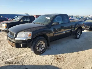 2007 Mitsubishi Raider LS z VIN 1Z7HC22K97S162894, wystawiony jako Copart lot #77906394 z przebiegiem Nie podano mil oraz Nie do naprawy • Non repairable. Historia ofert i sprzedaży dostępna na DreamBid. Obrazek 1.
