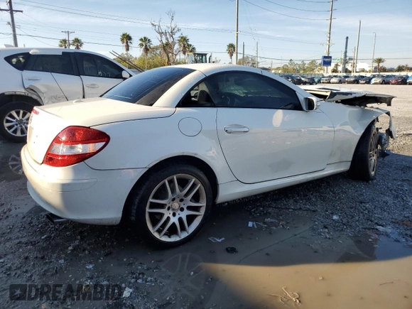 2007 Mercedes-Benz SLK-Class 3.0L with VIN WDBWK54FX7F151062, listed as a Copart auction lot 43152695 with 139,393 mi miles and Salvage Title. Bid and sale history available at carsss.com. Image 3.