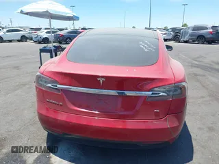 2017 Tesla Model S 60 z VIN 5YJSA1E18HF178698, wystawiony jako IAAI lot #42627397 z przebiegiem 87 301 mil mil oraz . Historia ofert i sprzedaży dostępna na DreamBid. Obrazek 16.
