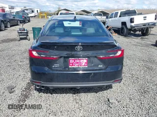 2025 Toyota Camry LE z VIN 4T1DBADK4SU011099, wystawiony jako IAAI lot #41949441 z przebiegiem 1 548 mil mil oraz . Historia ofert i sprzedaży dostępna na DreamBid. Obrazek 17.