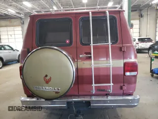 1985 Chevrolet Chevy Van z VIN 2GBEG25HXF4135062, wystawiony jako Copart lot #72788474 z przebiegiem 463 869 mil mil oraz Szkody całkowita. Historia ofert i sprzedaży dostępna na DreamBid. Obrazek 6.