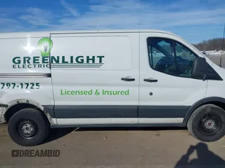 2017 Ford Transit с VIN 1FTYE1YM1HKA37236, выставлен на аукционе IAAI как лот 41353640 с пробегом Не указан миль и . История ставок и продаж доступна на DreamBid. Изображение 14.