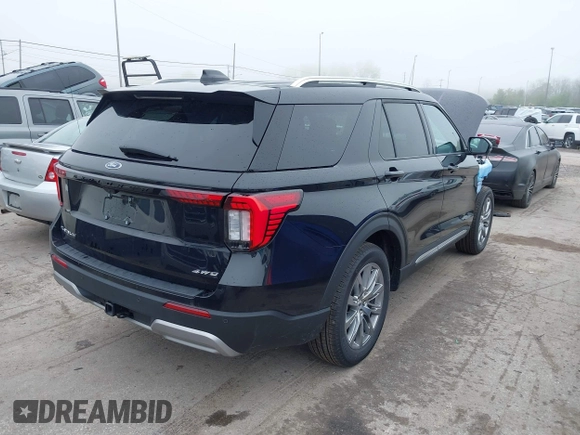 2025 Ford Explorer with VIN 1FMUK8HHXSGA09590, listed as a IAAI auction lot 42193003 with 1,494 mi miles and . Bid and sale history available at DreamBid. Image 4.