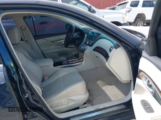 2015 Infiniti Q70 with VIN JN1BY1PP7FM601789, listed as a IAAI auction lot 41782519 with 140,158 mi miles and . Bid and sale history available at DreamBid. Image 5.