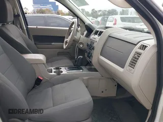 2009 Ford Escape Hybrid with VIN 1FMCU49379KA89407, listed as a IAAI auction lot 41692553 with 172,637 mi miles. Bid and sale history available at carsss.com. Image 5.