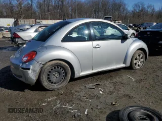 2007 Volkswagen New Beetle Coupe with VIN 3VWPW31CX7M504700, listed as a Copart auction lot 44360305 with 141,122 mi miles and Salvage Title. Bid and sale history available at carsss.com. Image 3.