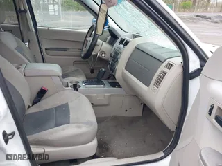 2008 Ford Escape XLT with VIN 1FMCU93Z38KD66594, listed as a IAAI auction lot 41994048 with 249,395 mi miles. Bid and sale history available at carsss.com. Image 5.