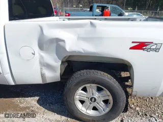 2008 Chevrolet Silverado 1500 LT w/1LT with VIN 2GCEK19J981314893, listed as a IAAI auction lot 41734553 with 147,058 mi miles. Bid and sale history available at carsss.com. Image 6.