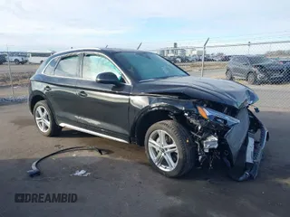 2024 Audi Q5 S line Premium Plus z VIN WA1E2AFY7R2021443, wystawiony jako IAAI lot #41534974 z przebiegiem 7 512 mil mil oraz . Historia ofert i sprzedaży dostępna na DreamBid. Obrazek 1.