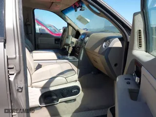 2006 Lincoln Mark LT with VIN 5LTPW16556FJ07344, listed as a IAAI auction lot 41837852 with 165,962 mi miles. Bid and sale history available at carsss.com. Image 5.