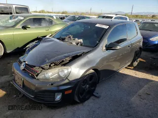 2013 Volkswagen GTI z VIN WVWED7AJ7DW043327, wystawiony jako Copart lot #72492174 z przebiegiem 98 854 mil mil oraz Szkoda całkowita • Salvage title. Historia ofert i sprzedaży dostępna na DreamBid. Obrazek 1.