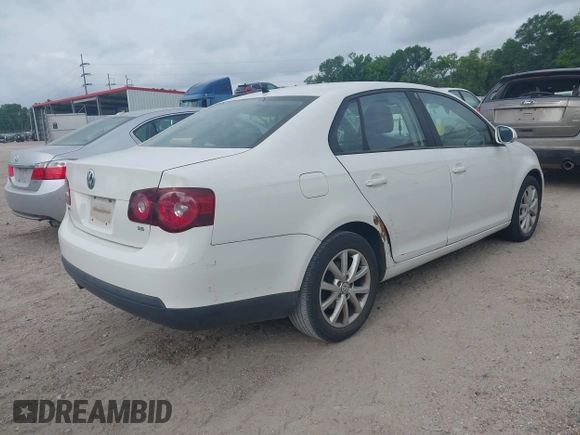 2010 Volkswagen Jetta Limited Edition с VIN 3VWAX7AJ8AM091384, выставлен на аукционе IAAI как лот 42286113 с пробегом 103 505 миль миль и . История ставок и продаж доступна на DreamBid. Изображение 4.