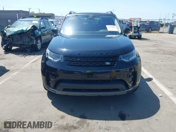 2017 Land Rover Discovery HSE Luxury with VIN SALRHBBV9HA030844, listed as a IAAI auction lot 42055028 with 101,114 mi miles. Bid and sale history available at carsss.com. Image 6.