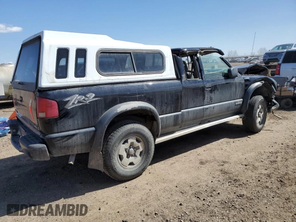 2002 Chevrolet S-10 LS with VIN 1GCCT19W428192836, listed as a Copart auction lot 52183955 with 119,300 mi miles and Salvage Title. Bid and sale history available at carsss.com. Image 3.