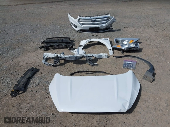 2018 Ford Escape SE with VIN 1FMCU9GD8JUB14879, listed as a IAAI auction lot 42156044 with 91,304 mi miles. Bid and sale history available at carsss.com. Image 12.