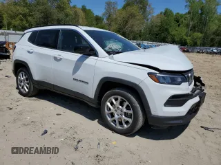 2024 Jeep Compass Latitude Lux with VIN 3C4NJDFN5RT584618, listed as a Copart auction lot 55033565 with 8,745 mi miles and Salvage title. Bid and sale history available at DreamBid. Image 4.