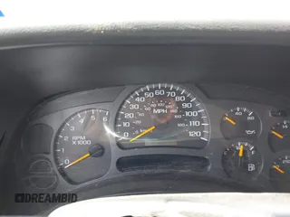 2004 Chevrolet Tahoe LS z VIN 1GNEC13T44R180732, wystawiony jako IAAI lot #42170904 z przebiegiem Nie podano mil oraz . Historia ofert i sprzedaży dostępna na DreamBid. Obrazek 7.