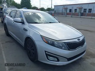 2015 Kia Optima EX with VIN 5XXGN4A70FG360623, listed as a IAAI auction lot 42112315 with 262,058 mi miles. Bid and sale history available at carsss.com. Image 1.
