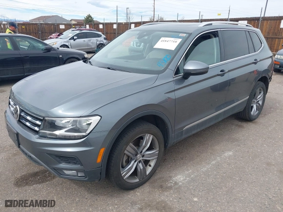 2020 Volkswagen Tiguan SE with VIN 3VV2B7AX3LM103195, listed as a IAAI auction lot 41847710 with 40,782 mi miles. Bid and sale history available at carsss.com. Image 18.