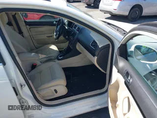 2012 Volkswagen Jetta SportWagen TDI w/Sunroof with VIN 3VWPL7AJ6CM651492, listed as a IAAI auction lot 41980541 with 229,239 mi miles. Bid and sale history available at carsss.com. Image 5.