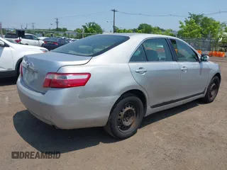 2007 Toyota Camry CE z VIN 4T1BE46K87U592658, wystawiony jako IAAI lot #42402149 z przebiegiem 176 284 mil mil oraz . Historia ofert i sprzedaży dostępna na DreamBid. Obrazek 4.
