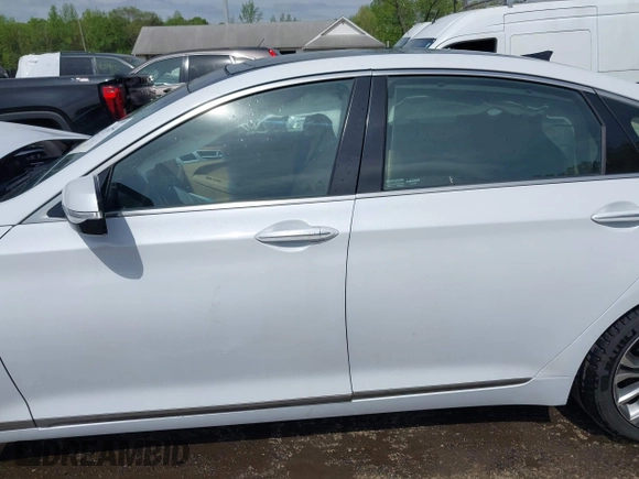 2015 Hyundai Genesis 3.8L with VIN KMHGN4JE0FU055255, listed as a IAAI auction lot 42123154 with 48,130 mi miles and . Bid and sale history available at DreamBid. Image 15.