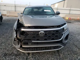2024 Volkswagen Atlas SE z VIN 1V2WE2CA7RC256058, wystawiony jako Copart lot #48243165 z przebiegiem 2 227 mil mil oraz Szkoda całkowita • Salvage title. Historia ofert i sprzedaży dostępna na DreamBid. Obrazek 5.