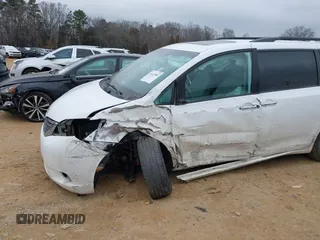 2011 Toyota Sienna XLE with VIN 5TDDK3DC0BS015244, listed as a IAAI auction lot 41413002 with 128,591 mi miles. Bid and sale history available at carsss.com. Image 6.