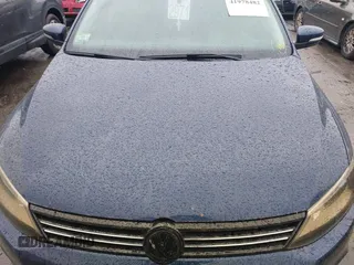 2011 Volkswagen Jetta Sedan SE w/Convenience & Sunroof PZEV with VIN 3VWDZ7AJ6BM326180, listed as a IAAI auction lot 41978482 with 137,189 mi miles. Bid and sale history available at carsss.com. Image 10.