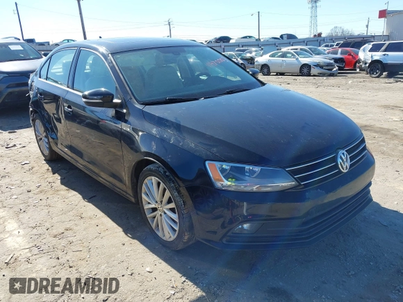 2016 Volkswagen Jetta SEL z VIN 3VWL07AJ5GM212572, wystawiony jako IAAI lot #41470003 z przebiegiem 138 988 mil mil oraz . Historia ofert i sprzedaży dostępna na DreamBid. Obrazek 1.