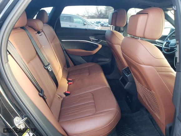 2019 Audi e-tron Prestige with VIN WA1VAAGE5KB024077, listed as a Copart auction lot 69376182 with 34,077 mi miles. Bid and sale history available at carsss.com. Image 11.