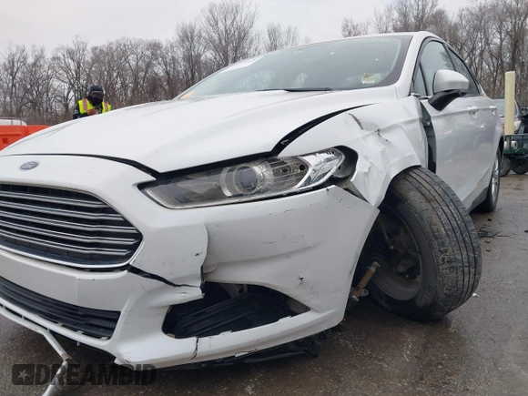 2015 Ford Fusion S with VIN 3FA6P0G70FR219905, listed as a IAAI auction lot 41228828 with 62,030 mi miles and . Bid and sale history available at carsss.com. Image 6.