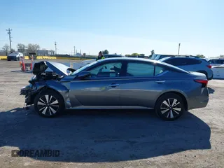 2022 Nissan Altima SV z VIN 1N4BL4DV6NN403932, wystawiony jako IAAI lot #41940084 z przebiegiem 6 292 mil mil oraz . Historia ofert i sprzedaży dostępna na DreamBid. Obrazek 15.