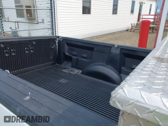2014 Ford F-150 XL with VIN 1FTNF1CF6EKD16640, listed as a IAAI auction lot 40235032 with 124,116 mi miles and . Bid and sale history available at DreamBid. Image 8.