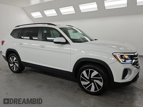 2024 Volkswagen Atlas SE with VIN 1V2WR2CA0RC536554, listed as a Copart auction lot 61272315 with 41,506 mi miles and Clean title. Bid and sale history available at DreamBid. Image 4.