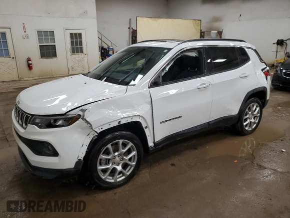 2023 Jeep Compass Latitude Lux z VIN 3C4NJDFN0PT559414, wystawiony jako Copart lot #48140005 z przebiegiem 21 559 mil mil oraz Szkoda całkowita • Salvage title. Historia ofert i sprzedaży dostępna na DreamBid. Obrazek 1.