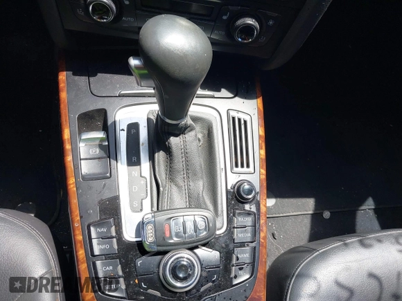 2010 Audi A4 Premium Plus с VIN WAUEFAFL2AN011322, выставлен на аукционе IAAI как лот 42311739 с пробегом 141 533 миль миль и . История ставок и продаж доступна на DreamBid. Изображение 11.
